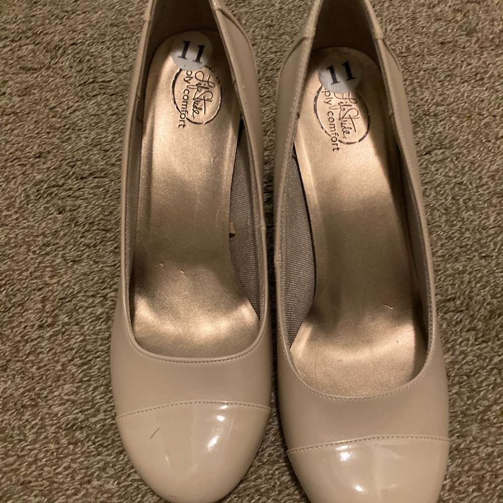 tan heels size 11